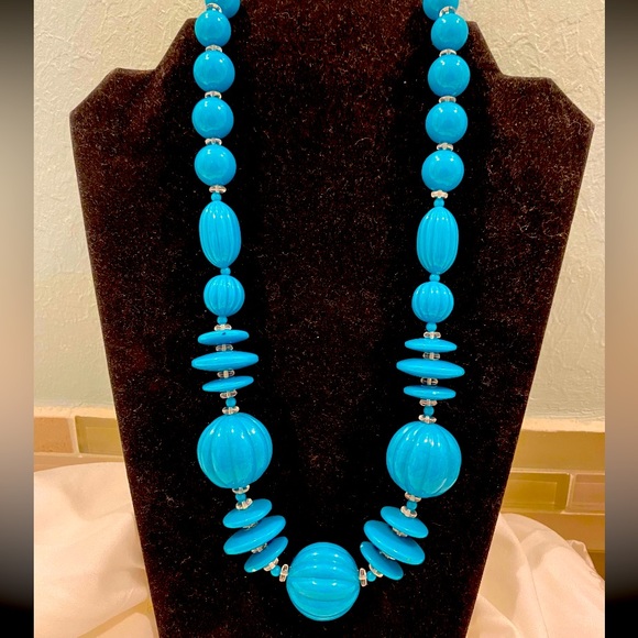 NWT Handmade Vintage Retro Teal Turquoise Blue Lucite Statement Necklace - Picture 2 of 3